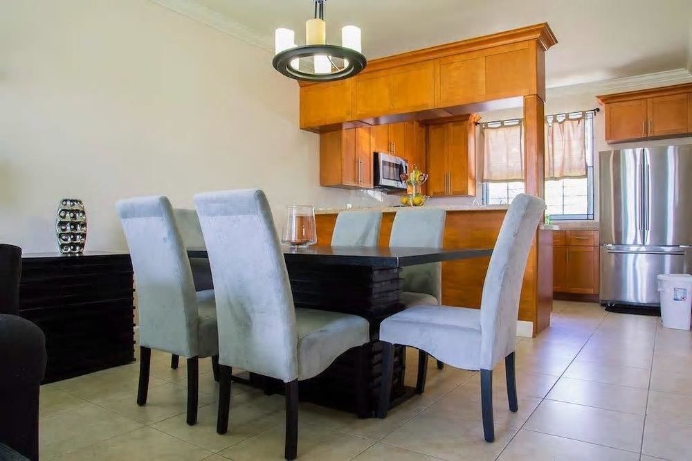 New Kingston Guest Apt At Sonoma Estate Bagian luar foto