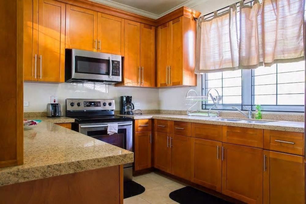 New Kingston Guest Apt At Sonoma Estate Bagian luar foto