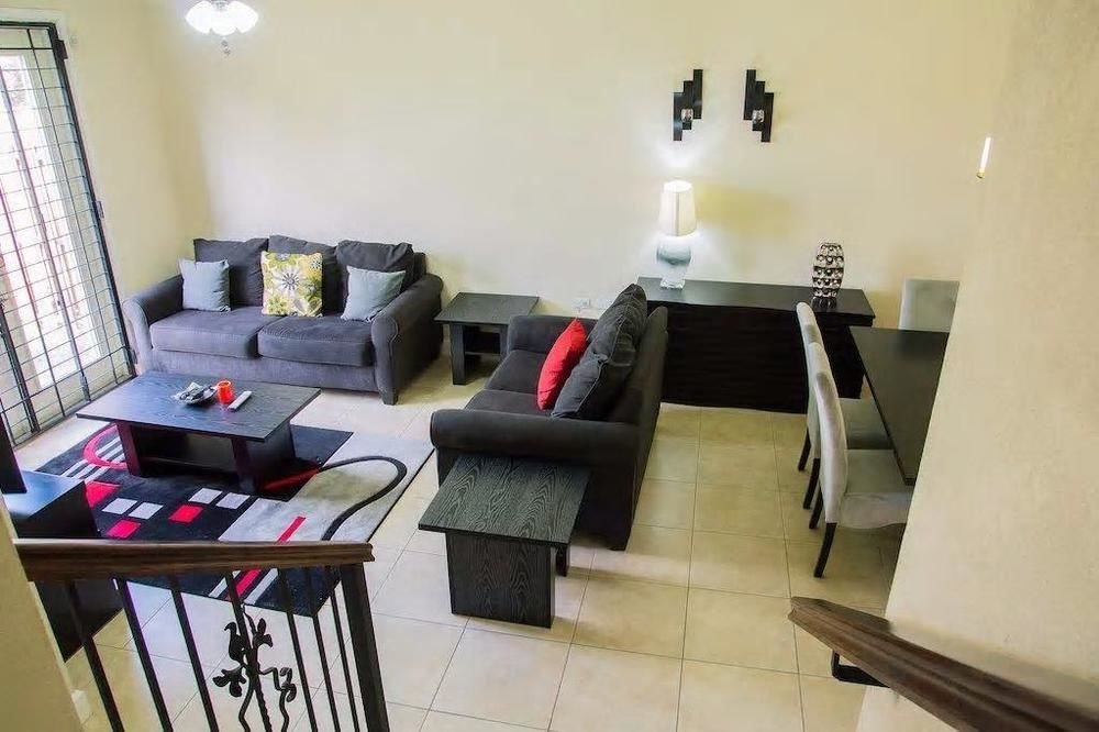 New Kingston Guest Apt At Sonoma Estate Bagian luar foto